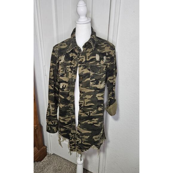 American Bazi Women's Denim Camo Shacket/Jacket Distressed Button-up - Picture 3 of 10